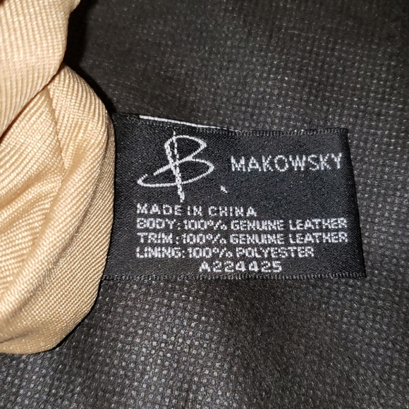 B Makowsky Soft Leather Cream and Snake Print - Picture 2 of 8